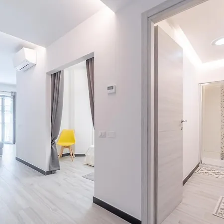Lovely & Cozy With Terrace Apartment